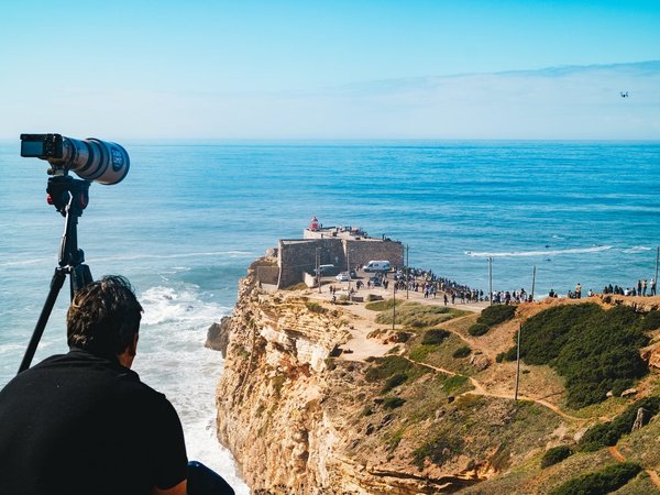 Exploration des plages sauvages de la côte portugaise : surf, falaises et villages de pêcheurs