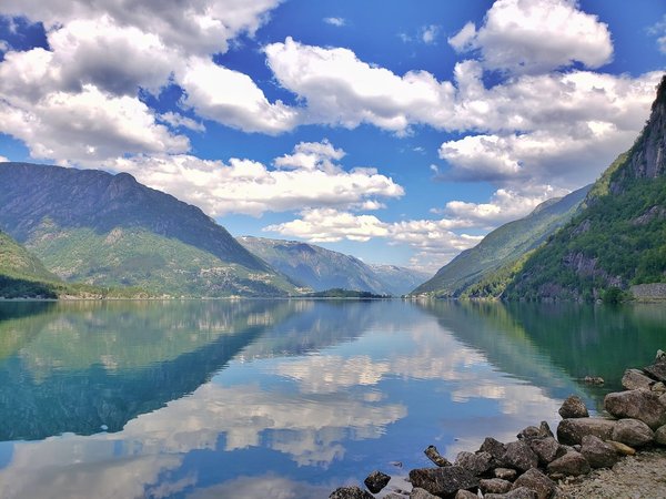 Comment organiser une aventure de kayak dans les fjords de Norvège ?