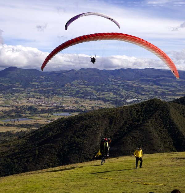 Où pratiquer le parapente sur les côtes sauvages de la Nouvelle-Zélande ?