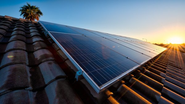 Comment choisir et utiliser des panneaux solaires portables pour le camping?